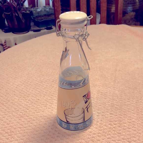VINTAGE GLASS MILK BOTTLE METAL SWINGTOP AIRTIGHT SEAL "ALWAYS FRESH & COLD" - Picture 4 of 7